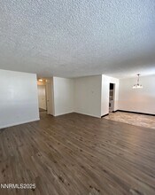 1795 York Way in Sparks, NV - Building Photo - Building Photo
