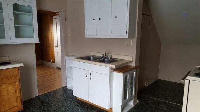 120 Markley Ave S in Thief River Falls, MN - Building Photo