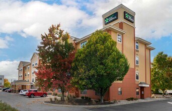 Furnished Studio-Columbus - Worthington in Columbus, OH - Foto de edificio - Building Photo