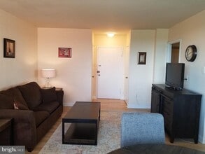 1021 Arlington Blvd in Arlington, VA - Building Photo - Building Photo