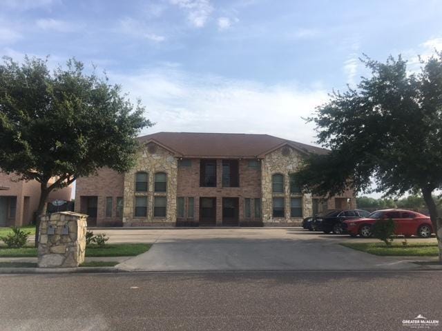 property at 1402 W Fig Ave