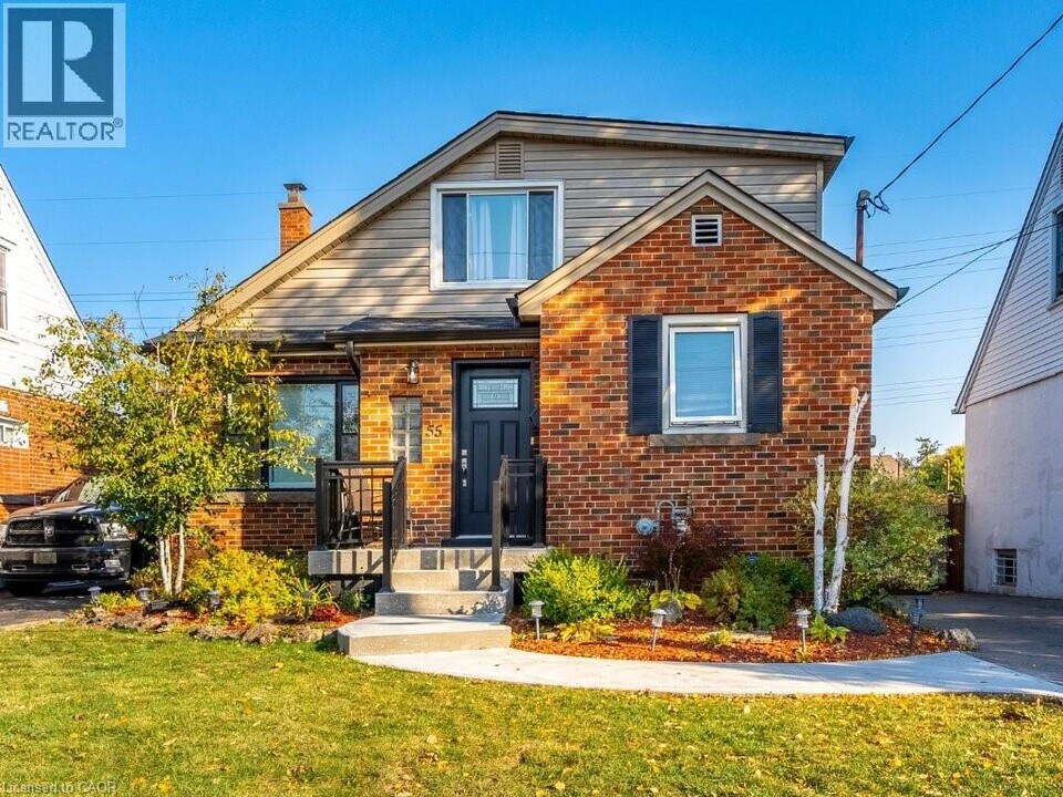 55 Ipswich Rd in Hamilton, ON - Building Photo