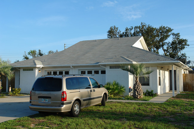 8110 Raleigh St in Navarre, FL - Building Photo - Building Photo