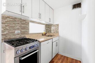 35 E 38th St in New York, NY - Building Photo - Building Photo