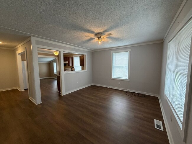 145 Church St in Calhoun, TN - Building Photo - Building Photo