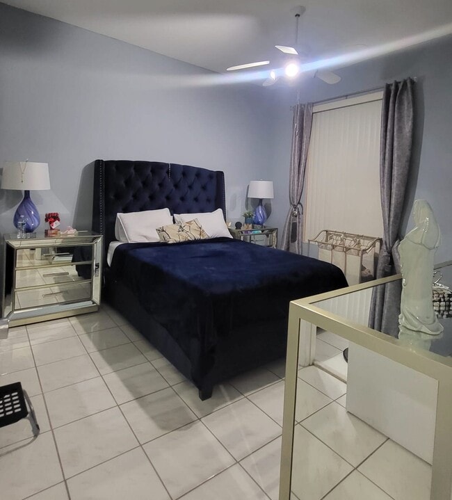 7400 W 20th Ave, Unit 213 in Hialeah, FL - Foto de edificio - Building Photo