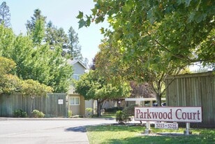 Parkwood Court Apartments in Santa Rosa, CA - Building Photo