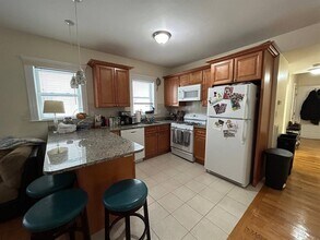 26 Darling St, Unit 4 bed in Boston, MA - Building Photo - Building Photo