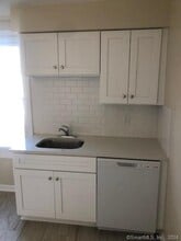 107 Main St N in Woodbury, CT - Building Photo - Building Photo