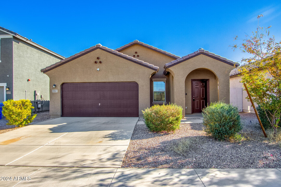 3907 S 95th Dr in Tolleson, AZ - Building Photo