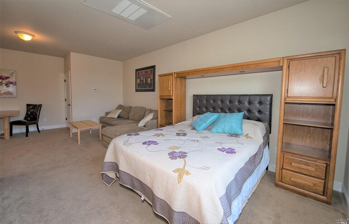 1376 Gordon Ln, Unit Granny Unit in Santa Rosa, CA - Building Photo