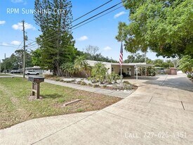 1626 Pine St in Largo, FL - Building Photo