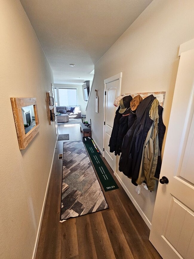 5590 Mountain Quail Dr S in Salem, OR - Foto de edificio - Building Photo