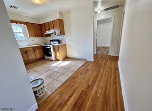 19 Columbus Ave in Belleville, NJ - Building Photo - Building Photo