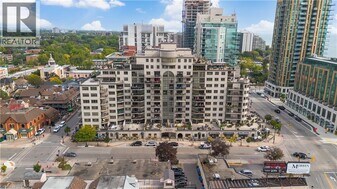 399 Elizabeth St in Burlington, ON - Building Photo