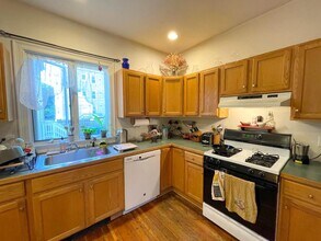 789 Somerville Ave, Unit 789 in Somerville, MA - Building Photo - Building Photo