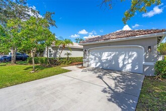 425 SW 198th Terrace in Pembroke Pines, FL - Building Photo - Building Photo