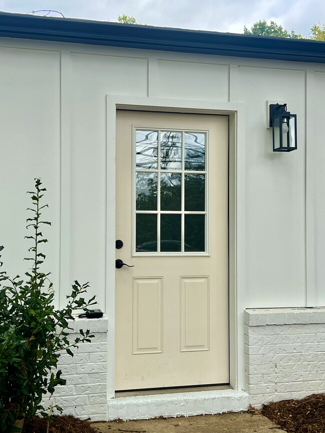 217 Oak St in Charlottesville, VA - Building Photo - Building Photo