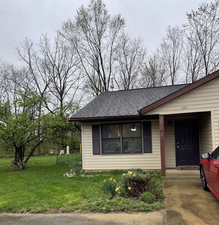 1717 S Buffstone Ct in Bloomington, IN - Building Photo