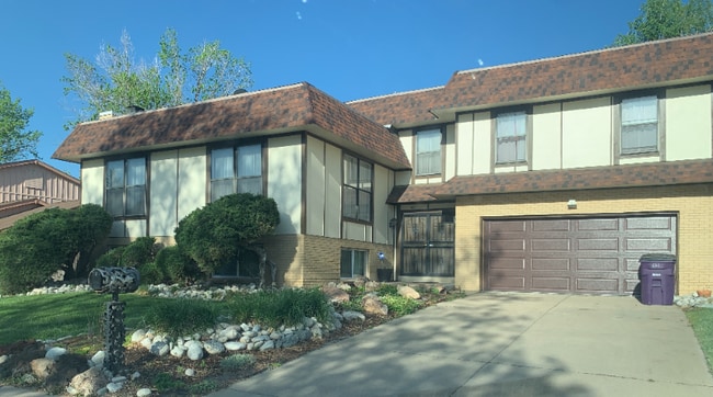 property at 661 S Fulton St