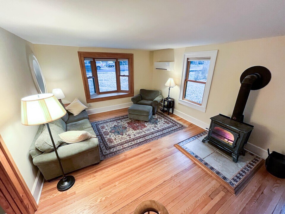 14 Bradley St in Trumansburg, NY - Foto de edificio
