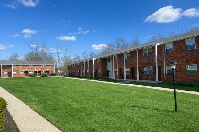 Park Manor Apartments- Quakertown in Quakertown, PA - Building Photo - Building Photo