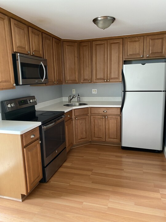 80 Washington Park Dr, Unit 10 in Andover, MA - Foto de edificio