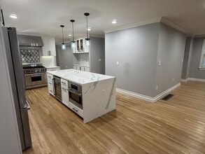 10 Oakwood Ct in Framingham, MA - Building Photo - Building Photo