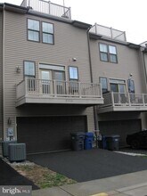 6158 Carey Park Ln in Falls Church, VA - Building Photo - Building Photo