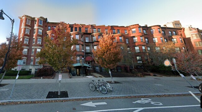 922 Beacon St, Unit 4 in Boston, MA - Foto de edificio - Building Photo