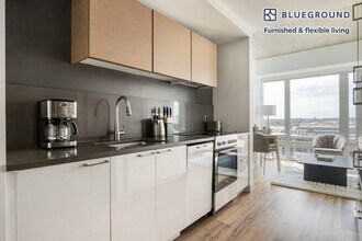 1350 Boylston St in Boston, MA - Foto de edificio - Building Photo