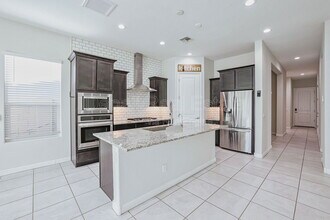 2037 East Charlotte Dr in Phoenix, AZ - Building Photo - Building Photo