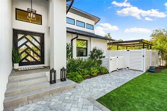 2500 Monterey St in Sarasota, FL - Building Photo - Building Photo