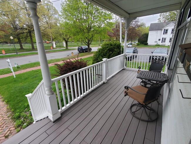 223 Union Ave, Unit Apt 1 in Saratoga Springs, NY - Building Photo - Building Photo