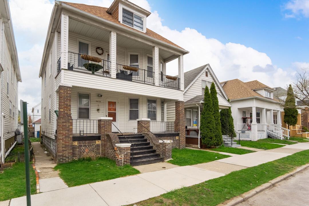 2676 Botsford St, Unit 1 in Hamtramck, MI - Building Photo