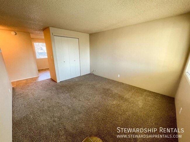 1429 W Broadway in Eugene, OR - Building Photo - Building Photo