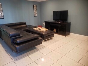 350 79th Ave N, Unit Gateway By The Bay in St. Petersburg, FL - Building Photo - Building Photo