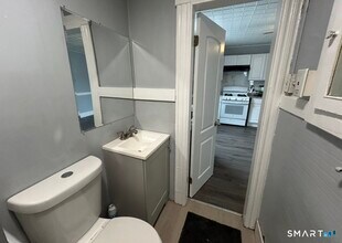 17 Congress Ave in Waterbury, CT - Building Photo - Building Photo