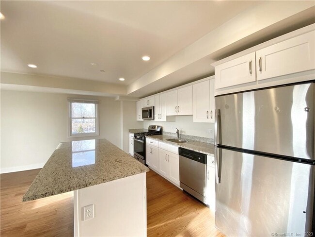 94 East Ave in Norwalk, CT - Building Photo - Building Photo