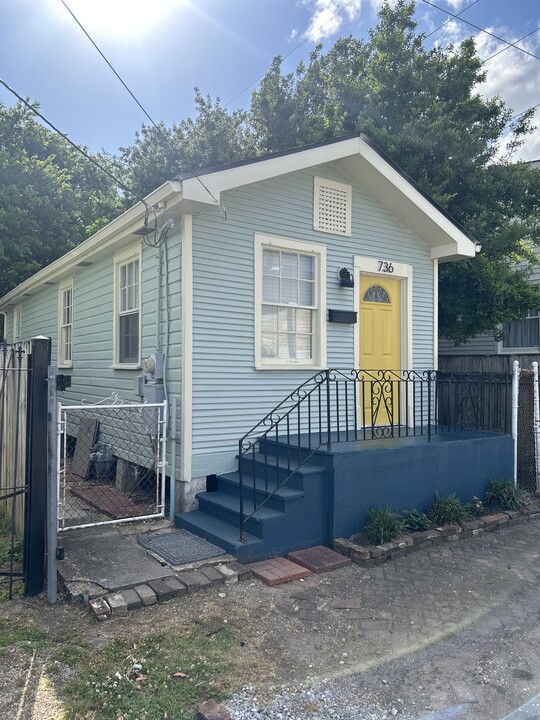 736 Harmony St in New Orleans, LA - Foto de edificio