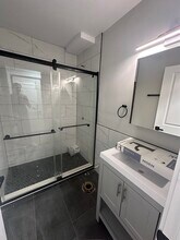 541 W Oakdale Ave in Chicago, IL - Building Photo - Building Photo