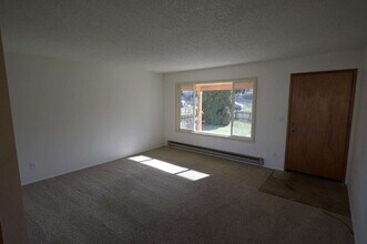 410 W Maple St in Sequim, WA - Building Photo - Building Photo