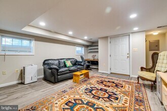 12400 Bennett Rd in Herndon, VA - Building Photo - Building Photo