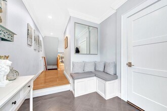 41 Carlton St, Unit 3 in Brookline, MA - Building Photo - Building Photo