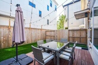 5611 Petty St in Houston, TX - Building Photo - Building Photo