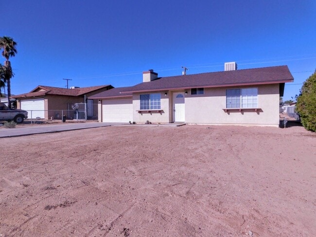5384 Morongo Rd in Twentynine Palms, CA - Building Photo - Building Photo