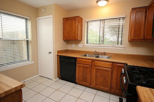 property at 3873 Pecan Cir