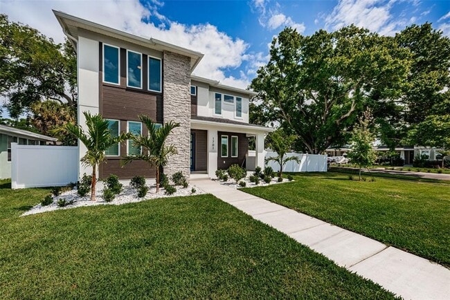 1701 25th Ave N in St. Petersburg, FL - Building Photo - Building Photo