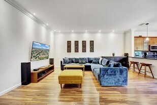 6555 Via Regina in Boca Raton, FL - Building Photo