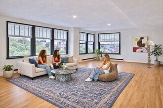 Oddfellows Apartments in Bloomington, IN - Foto de edificio - Building Photo